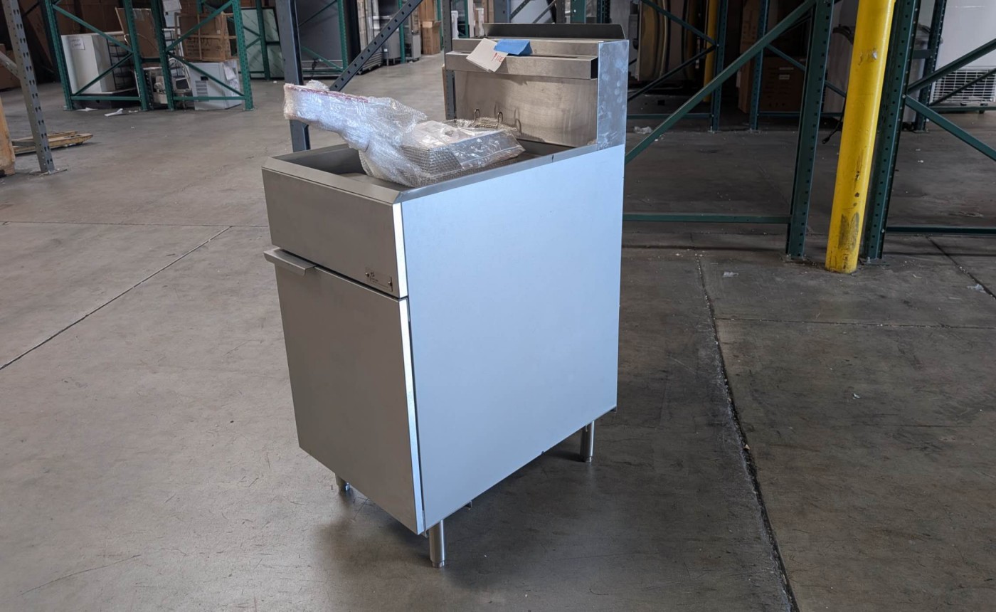 Clearance 70 lbs NSF Restaurant natural gas  fryer 106211L0724