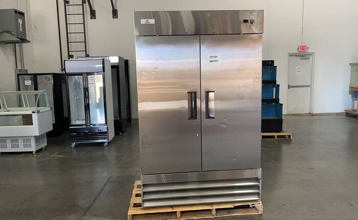 Clearance NSF Commercial Reach In 2 Door Freezer 31191H0731