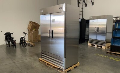 Clearance NSF Commercial Reach In 2 Door Freezer 31191H0731
