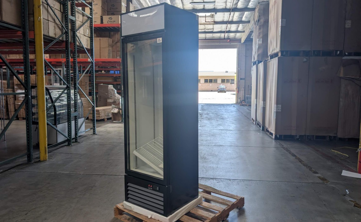 Clearance One Glass Door Refrigerated Display Cooler 90407L0801