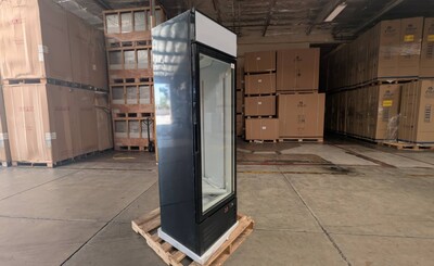 Clearance One Glass Door Refrigerated Display Cooler 90407L0801