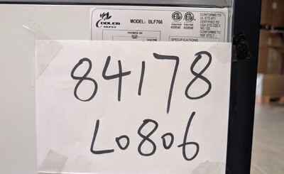 Clearance 27 in Vertical Open Air Cooler Display 84178L0806