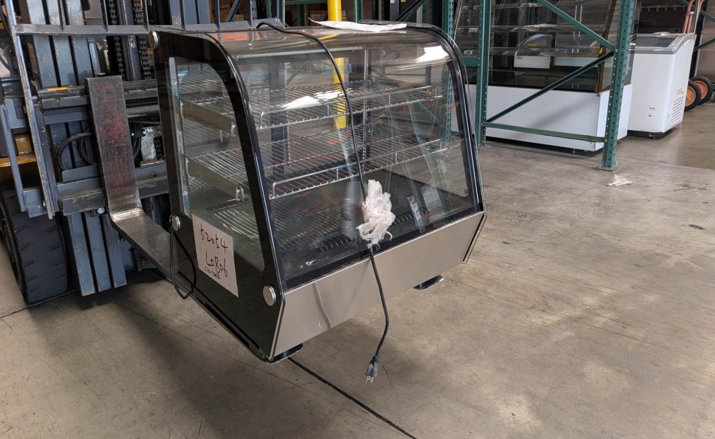 Clearance 28 ins Refrigerated Bakery Display Case 52054L0806