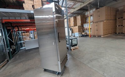 Clearance  Solid Door Reach-In Freezer 1 Door Freezer 18179L0815