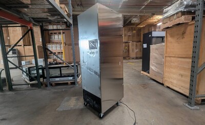 Clearance  Solid Door Reach-In Freezer 1 Door Freezer 18179L0815