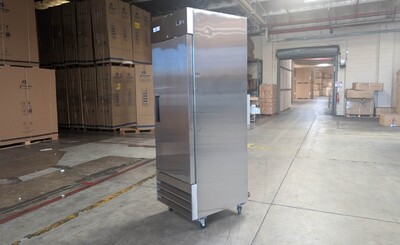 Clearance Solid Door Reach-In Freezer 1 Door Freezer 32037L0817