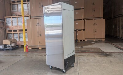 Clearance Solid Door Reach-In Freezer 1 Door Freezer 32037L0817