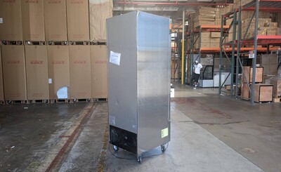 Clearance Solid Door Reach-In Freezer 1 Door Freezer 56544L0817