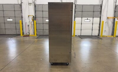 Clearance NSF Reach In Three door refrigerator 106565C0819