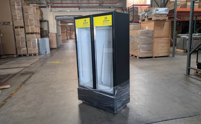 Clearance NSF 39 ins Merchandising door cooler 92327L0819