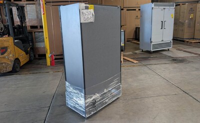 Clearance NSF 39 ins Merchandising door cooler 92327L0819