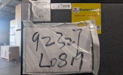 Clearance NSF 39 ins Merchandising door cooler 92327L0819