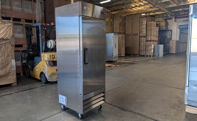 Clearance Solid Door Reach-In Freezer 1 Door Freezer 79860L0819