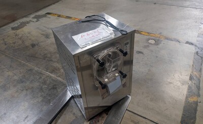 Clearance 220V Ice cream freezer Gelato Machines 106567L0820