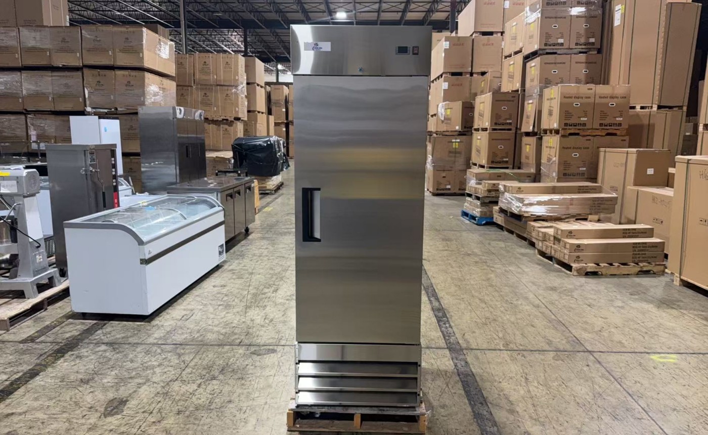 Clearance NSF restaurant One Door Refrigerator 106575C0825