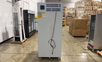 Clearance  Ice Merchandiser One Door Ice Storage  106284C0828