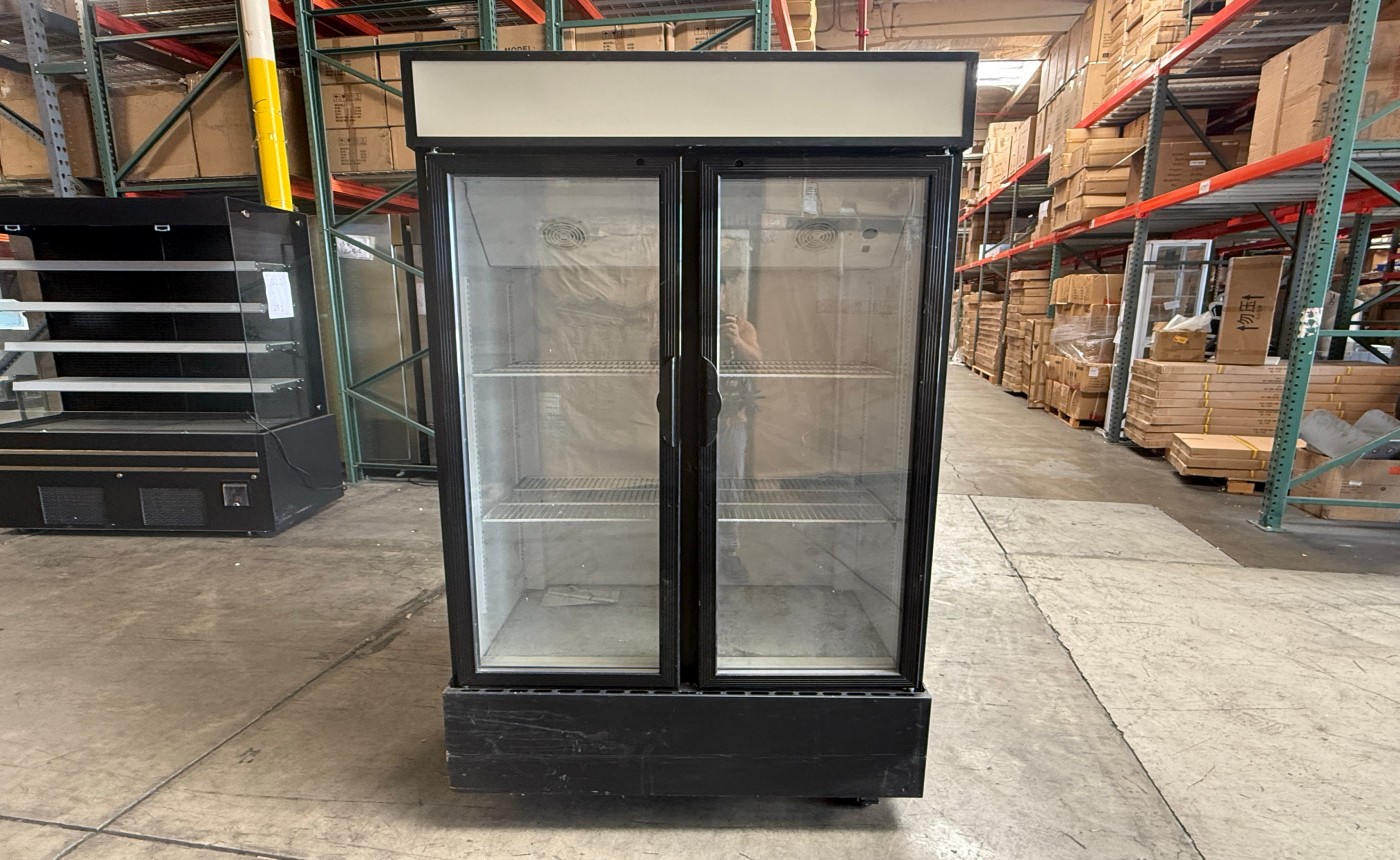 Clearance NSF 41 ins Merchandising door cooler 106751L0829