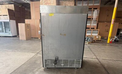 Clearance NSF 41 ins Merchandising door cooler 106751L0829