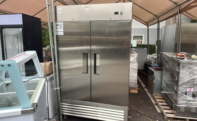 Clearance NSF commercial Reach In 2 door freezer 106581N083101