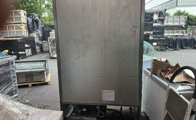 Clearance NSF commercial Reach In 2 door freezer 106581N083101