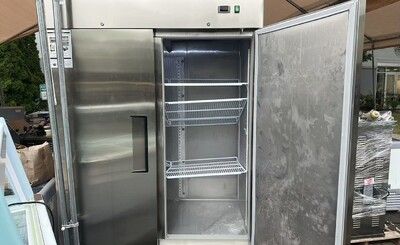 Clearance NSF commercial Reach In 2 door freezer 106581N083101