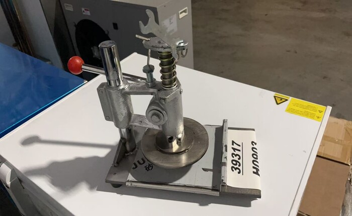 Clearance 5.5 in Dough Sheeter Fondant Tortilla Press 39317H0903