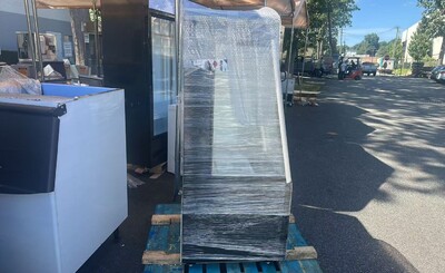 Clearance NSF 27 ins open refrigerator display 106879N090801