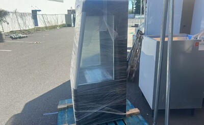 Clearance NSF 27 ins open refrigerator display 106879N090801