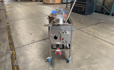 Clearance 30 QT commercial kettle corn machine 46905L0908