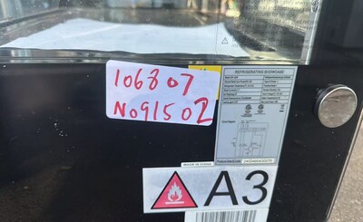 Clearance 28 ins Refrigerated  Bakery Display Case 106807N091502