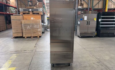 Clearance NSF ETL Commercial Two door refrigerator 19356L0915