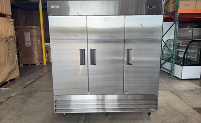 Clearance NSF Reach In Three door refrigerator 106913L0915
