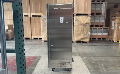 Clearance NSF Reach In Three door refrigerator 106913L0915