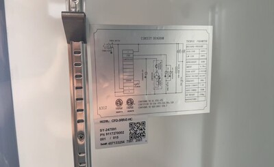 Clearance NSF Reach In Three door refrigerator 106913L0915