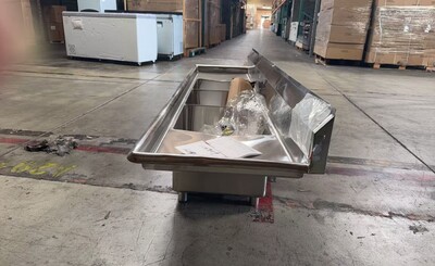 Clearance 90 ins Stainless Steel 3 Compartment Sink 106909L0915