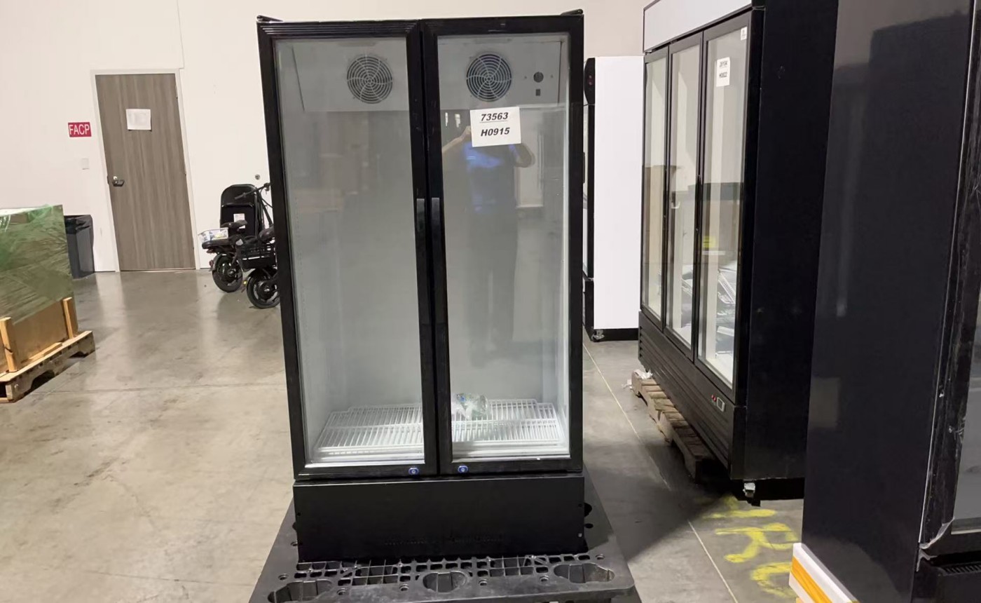 Clearance NSF 39 ins Merchandising door cooler 73563H0915