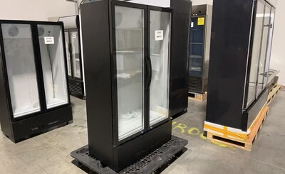 Clearance NSF 39 ins Merchandising door cooler 73563H0915