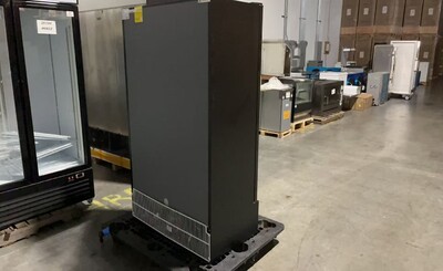 Clearance NSF 39 ins Merchandising door cooler 73563H0915
