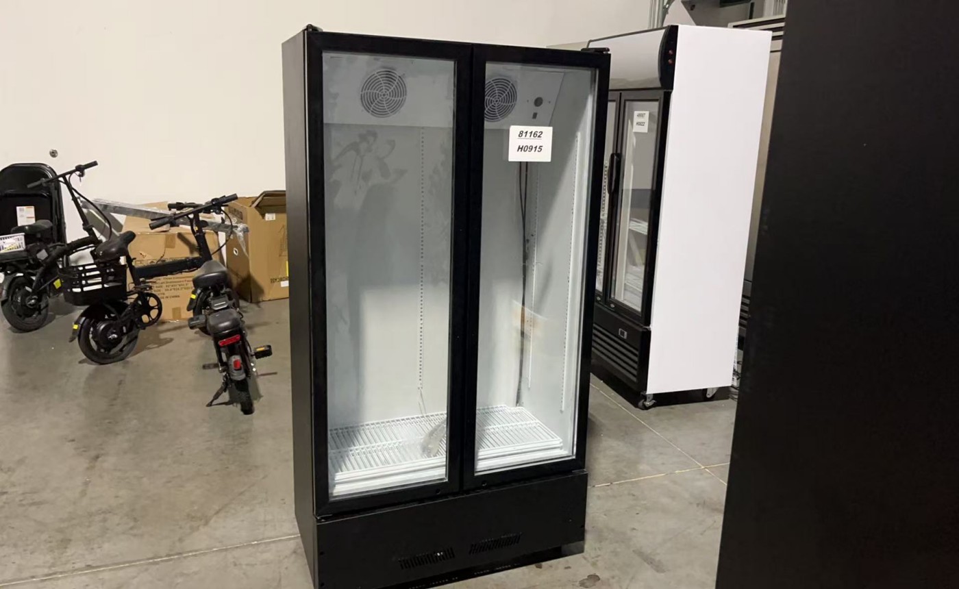 Clearance NSF 39 ins Merchandising door cooler 81162H0915