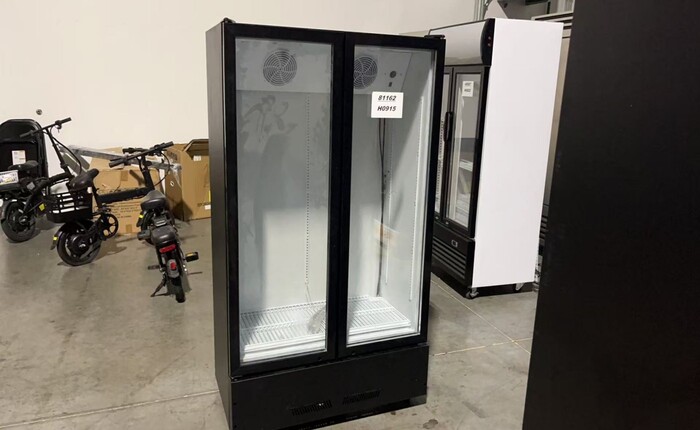 Clearance NSF 39 ins Merchandising door cooler 81162H0915