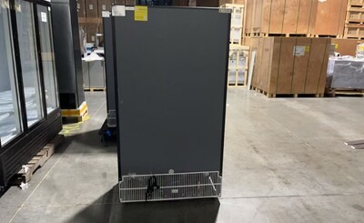 Clearance NSF 39 ins Merchandising door cooler 81162H0915