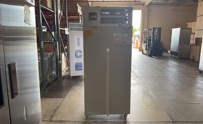 Clearance Ice Merchandiser One Door Ice Storage 106762L0916