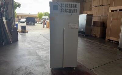 Clearance Ice Merchandiser One Door Ice Storage 106765L0916