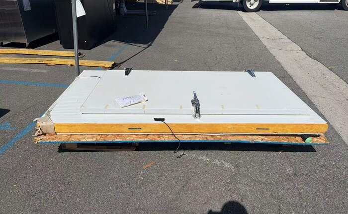 Clearance NSF Walk In Freezer White Door With Frame 72331L0916