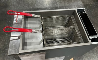 Clearance 40 lbs NSF Restaurant Natural Gas Deep Fryer78885F0916