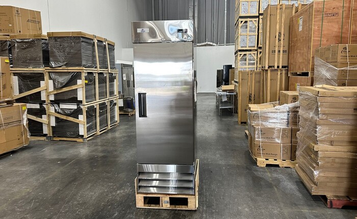 Clearance NSF restaurant One Door Refrigerator 42292F0916