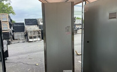 Clearance One Door Stainless Steel Refrigerator 105207N091701