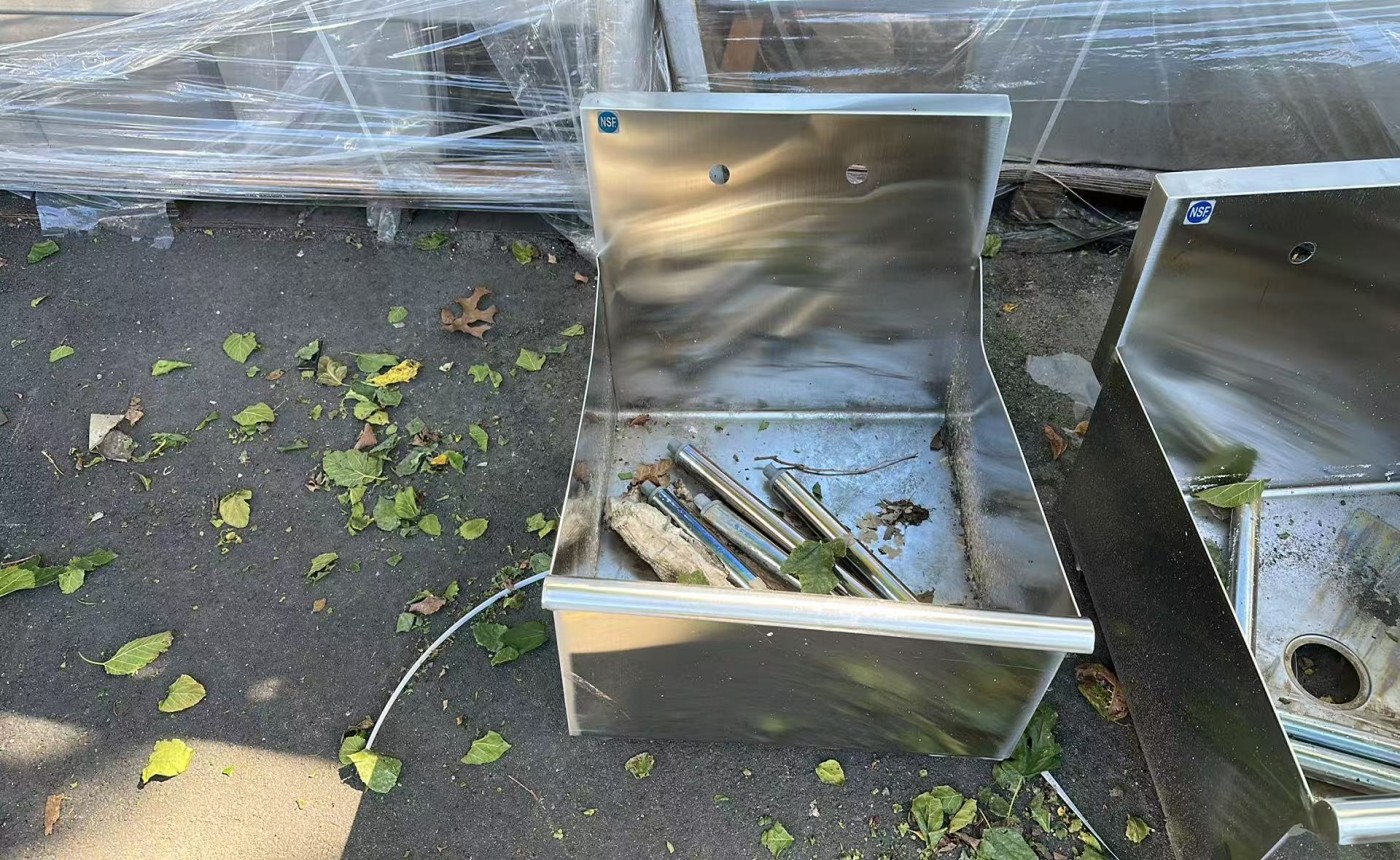 Clearance 24 inches Commercial Utility Sink 107140N092404