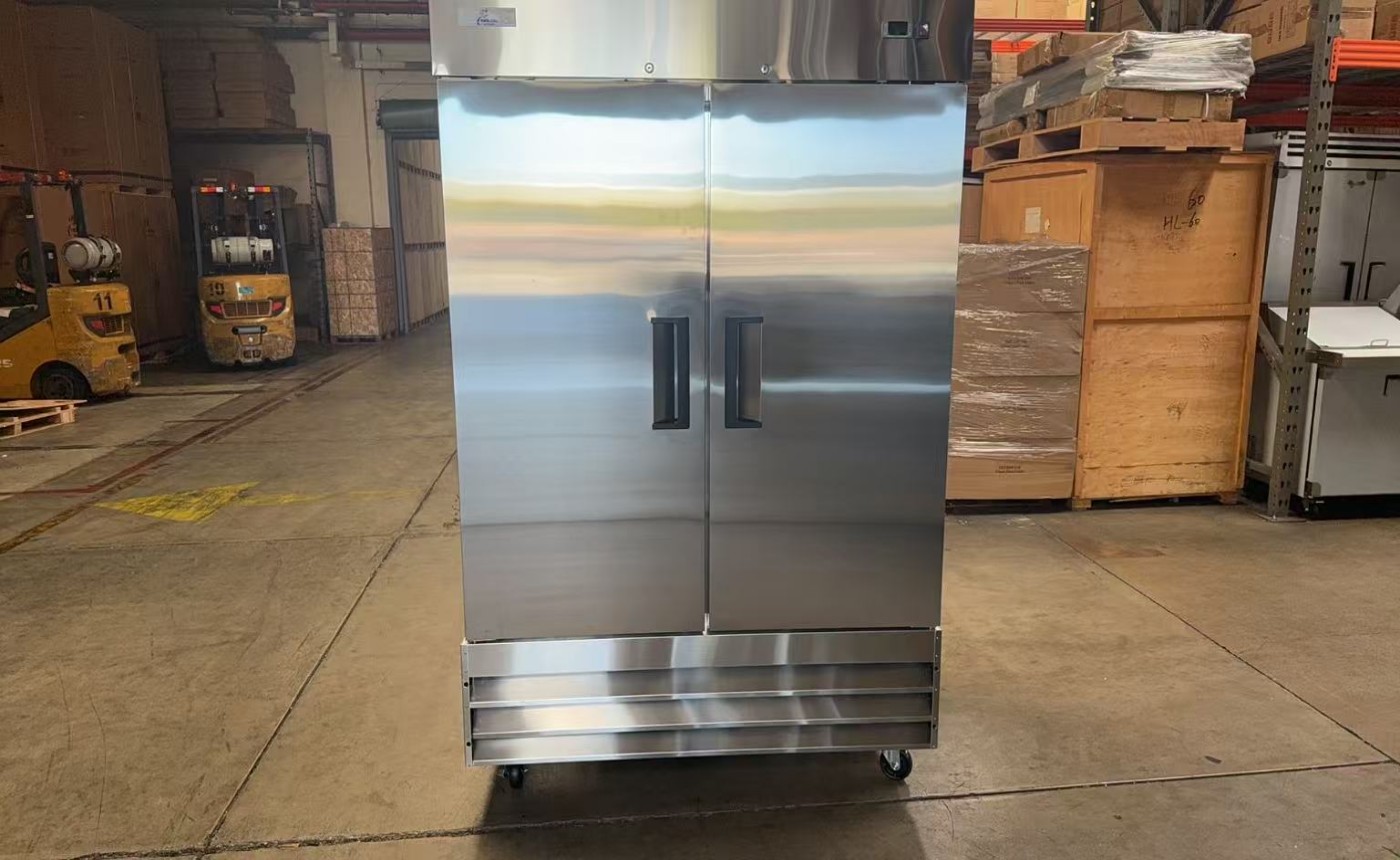 Clearance NSF Commercial Reach In 2 Door Freezer 86991L0925