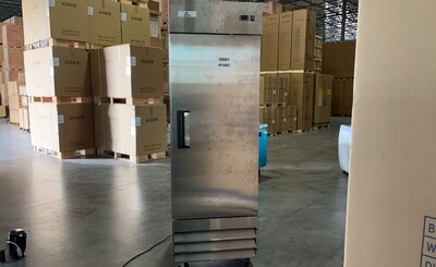 Clearance Solid Door Reach-In Freezer 1 Door Freezer 50081H1002
